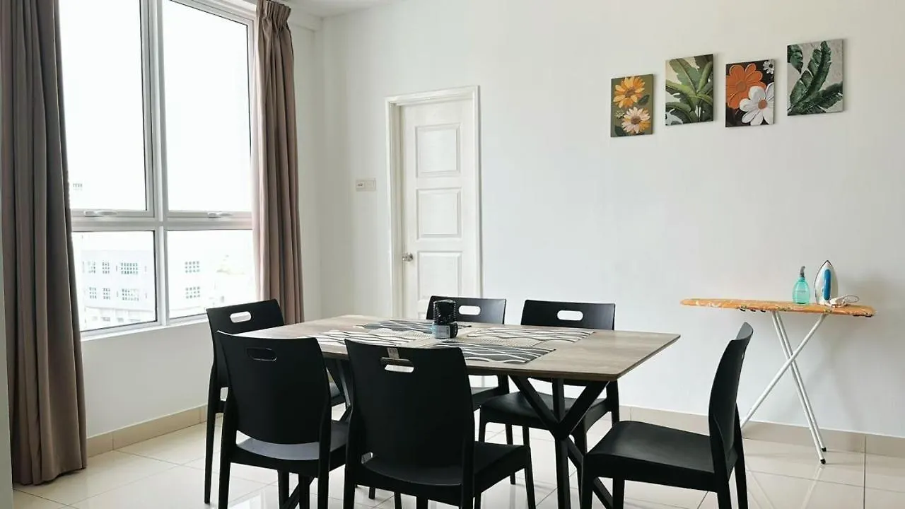 Mansion One Gleneagles Gurney Infinity Seaview Suite George Town Appartement